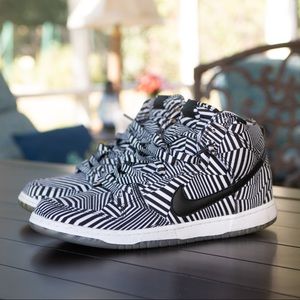 Nike SB Dunk High Dazzle Zebra Sneaker Size 11